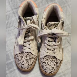 Universal Thread Cream/Tan Animal Print High-Top Sneakers Size 6